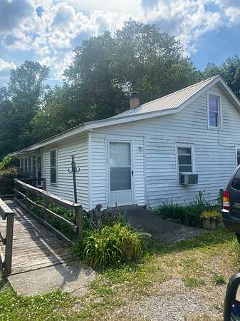 42 Acres of Land with Home for Sale in Manchester, Tennessee