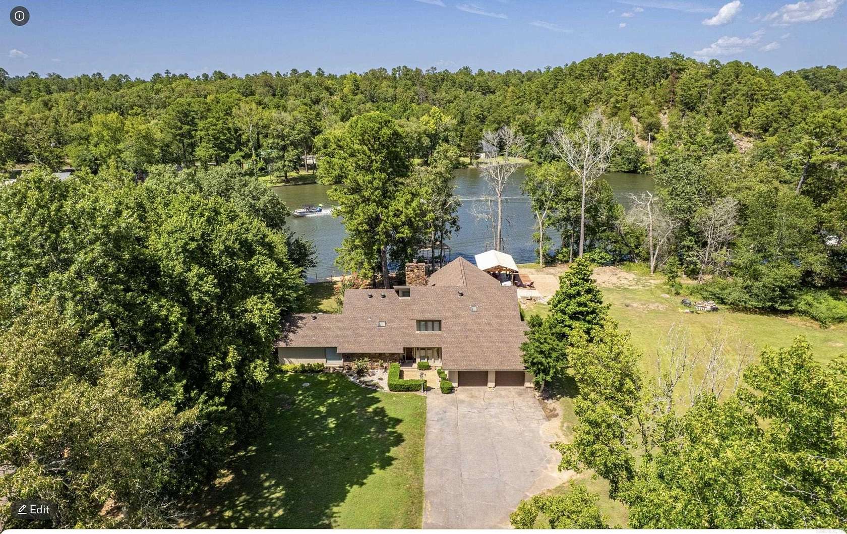 1.5 Acres of Land with Home for Sale in Hot Springs, Arkansas