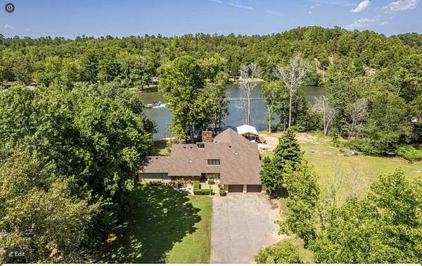1.5 Acres of Land with Home for Sale in Hot Springs, Arkansas