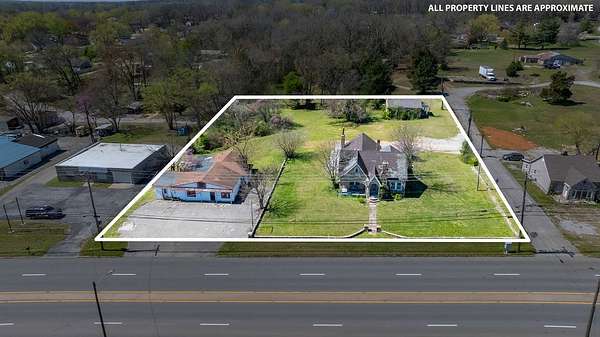 1.49 Acres of Mixed-Use Land for Auction in Hopkinsville, Kentucky