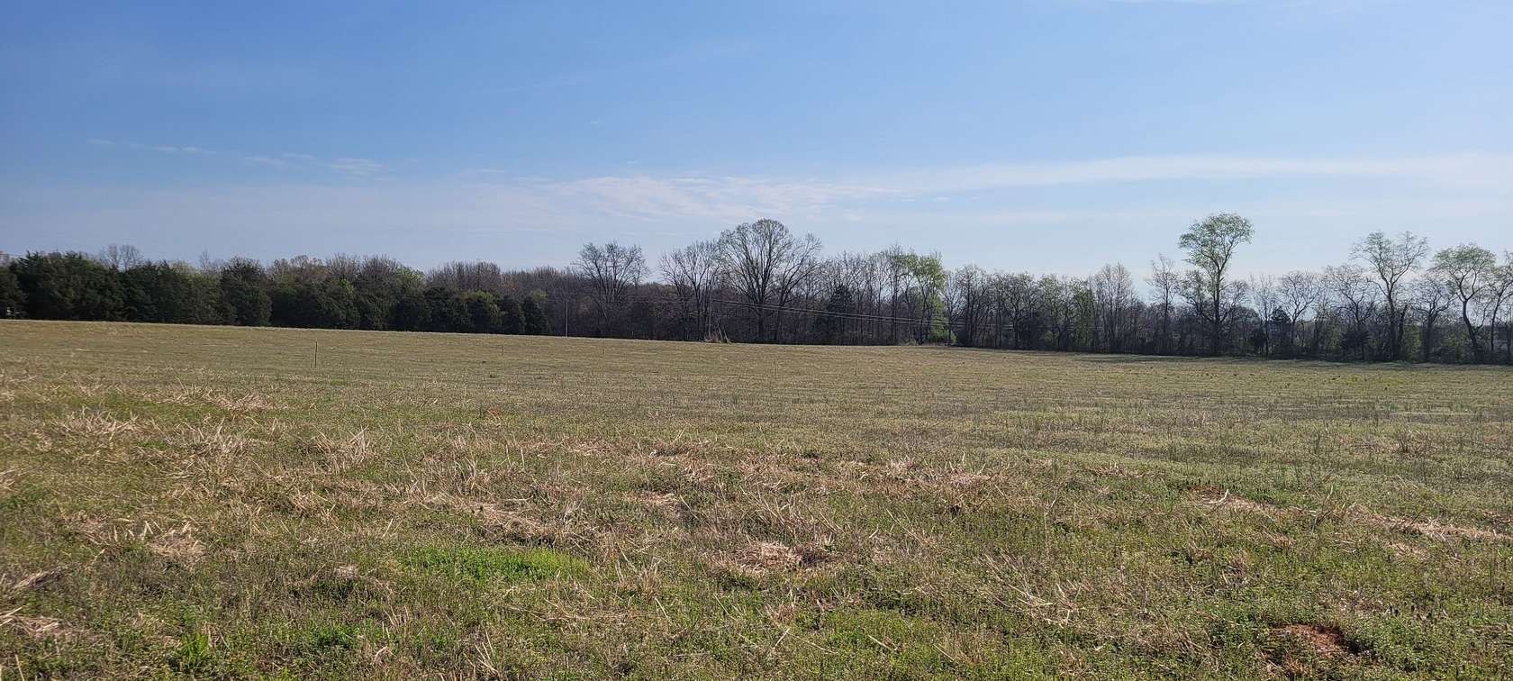 5 Acres of Residential Land for Sale in Shelbyville, Tennessee