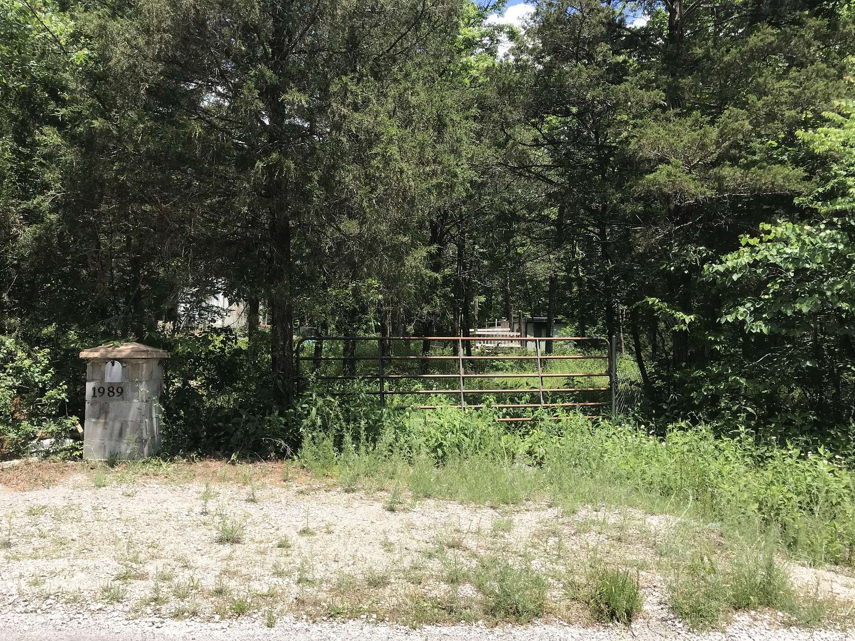 10.7 Acres of Recreational & Residential Land for Sale in Columbia, Tennessee