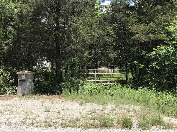 10.7 Acres of Recreational & Residential Land for Sale in Columbia, Tennessee