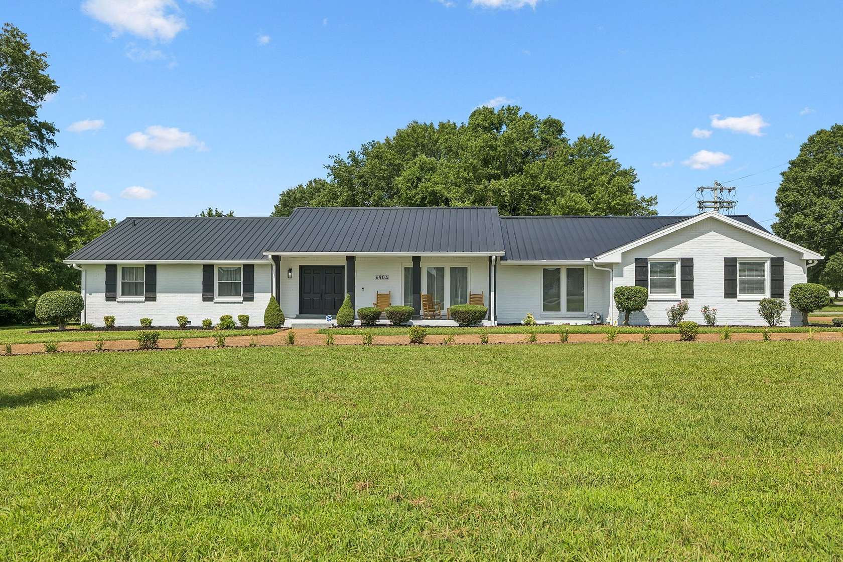 1.6 Acres of Improved Mixed-Use Land for Sale in Murfreesboro, Tennessee