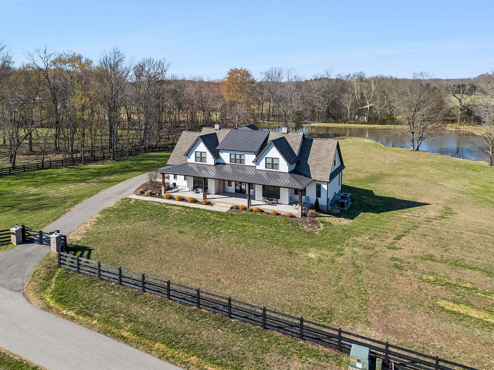 5 Acres of Land with Home for Sale in Springfield, Tennessee