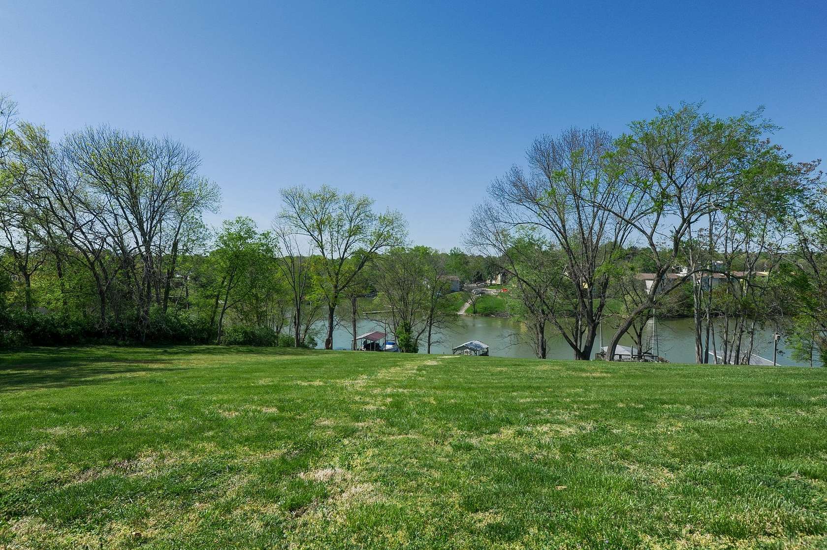 0.8 Acres of Residential Land for Sale in Hendersonville, Tennessee