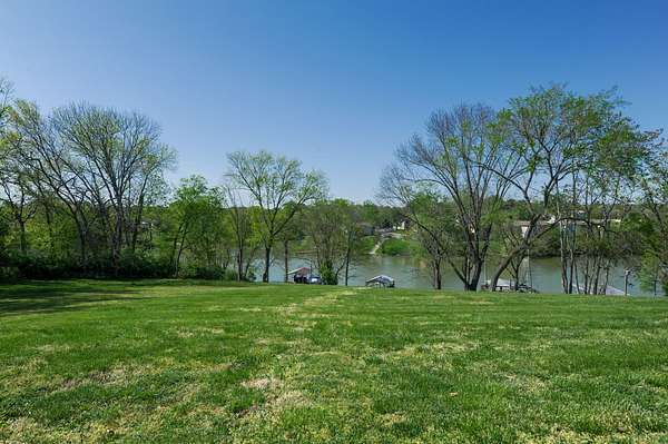 0.8 Acres of Residential Land for Sale in Hendersonville, Tennessee