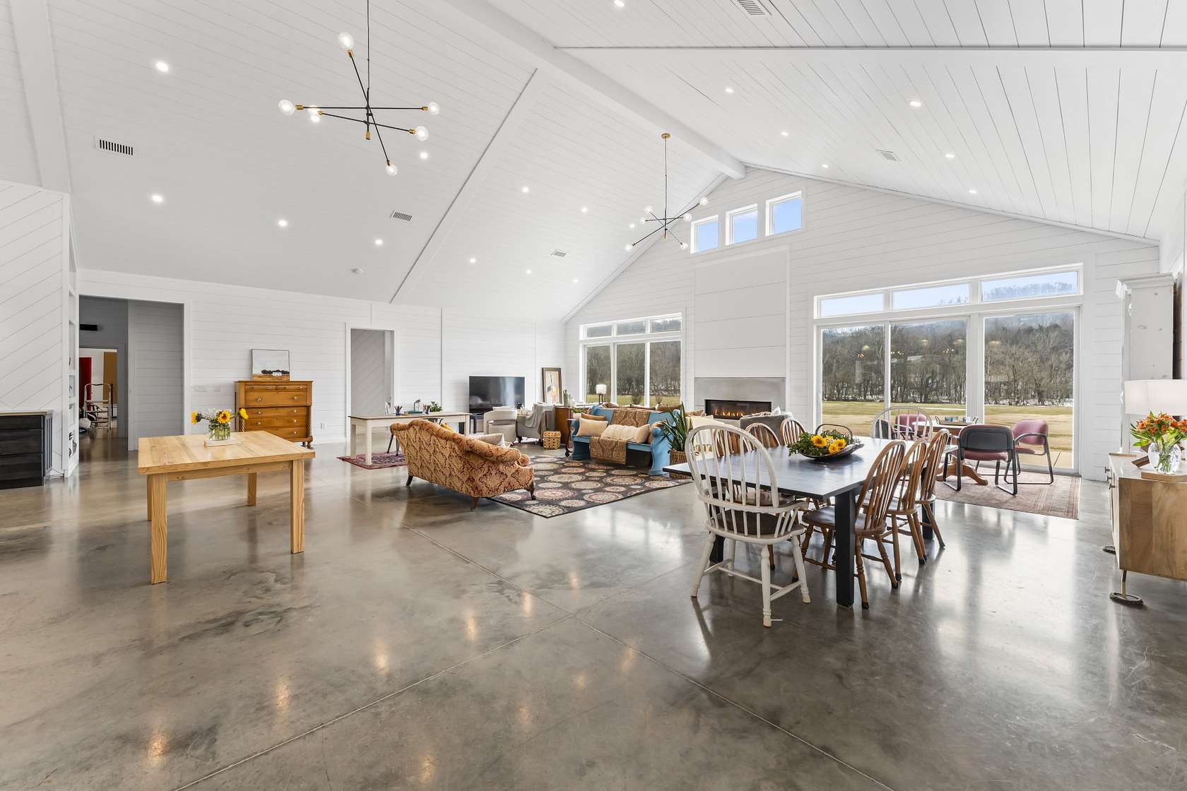 5.6 Acres of Land with Home for Sale in Gordonsville, Tennessee