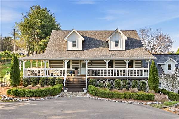 2.48 Acres of Land with Home for Sale in Arrington, Tennessee