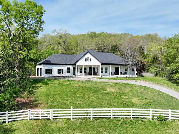 5 Acres of Land with Home for Sale in Franklin, Tennessee