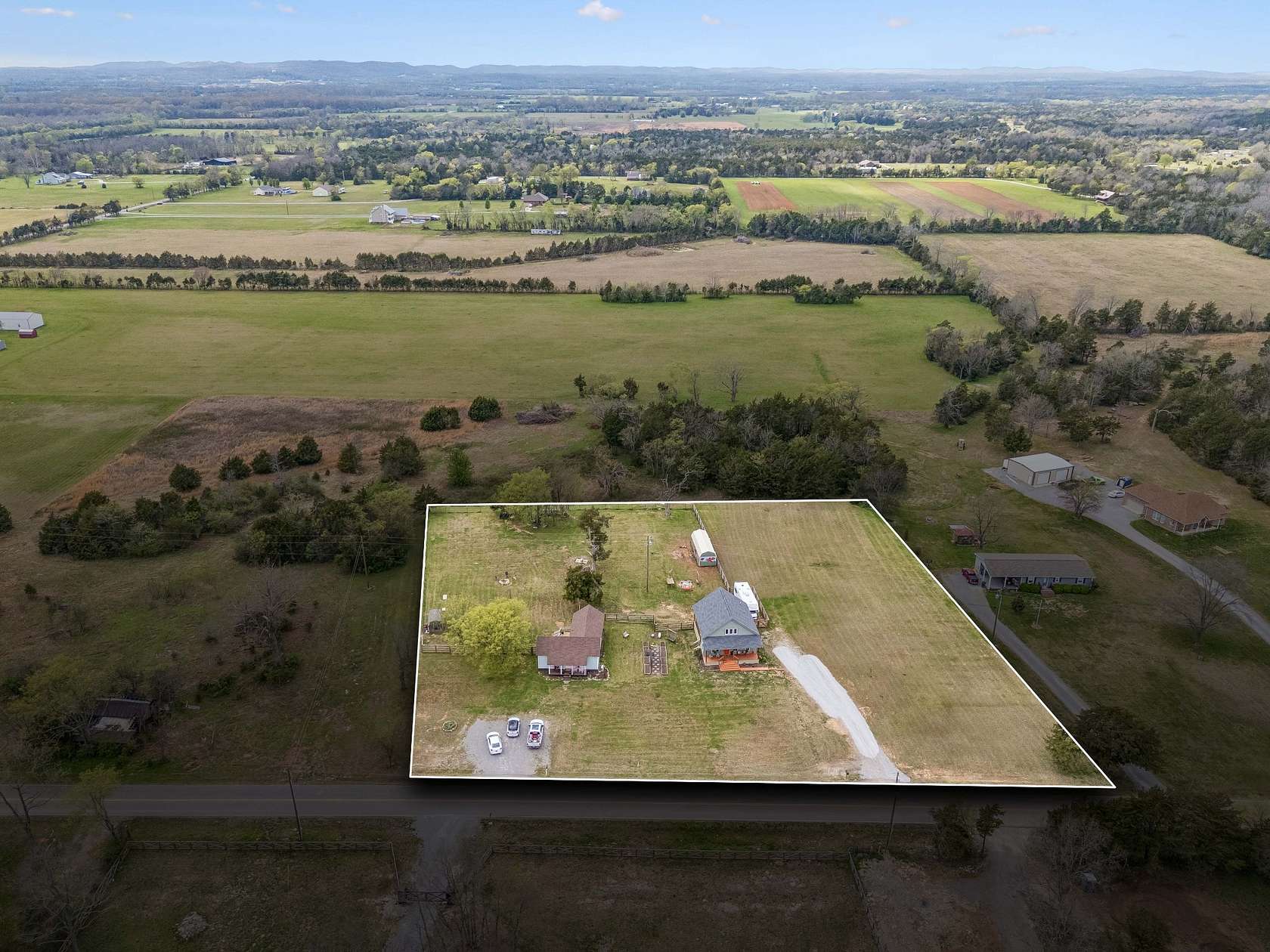 2.45 Acres of Land with Home for Auction in Rockvale, Tennessee