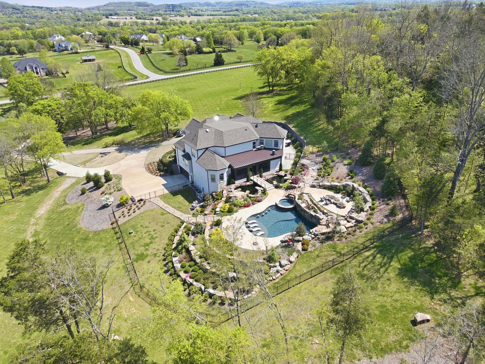 15.2 Acres of Land with Home for Auction in Franklin, Tennessee