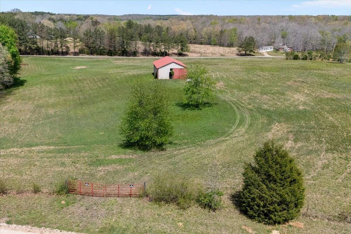 17.6 Acres of Land for Sale in Dickson, Tennessee
