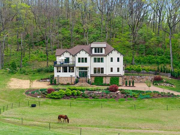 7.1 Acres of Land with Home for Sale in Franklin, Tennessee