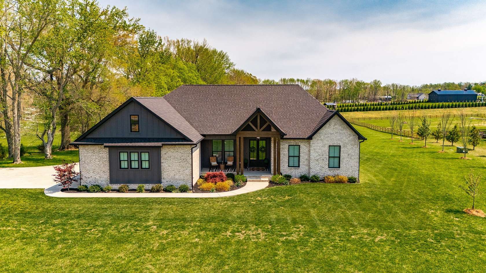 2.5 Acres of Land with Home for Sale in Cottontown, Tennessee