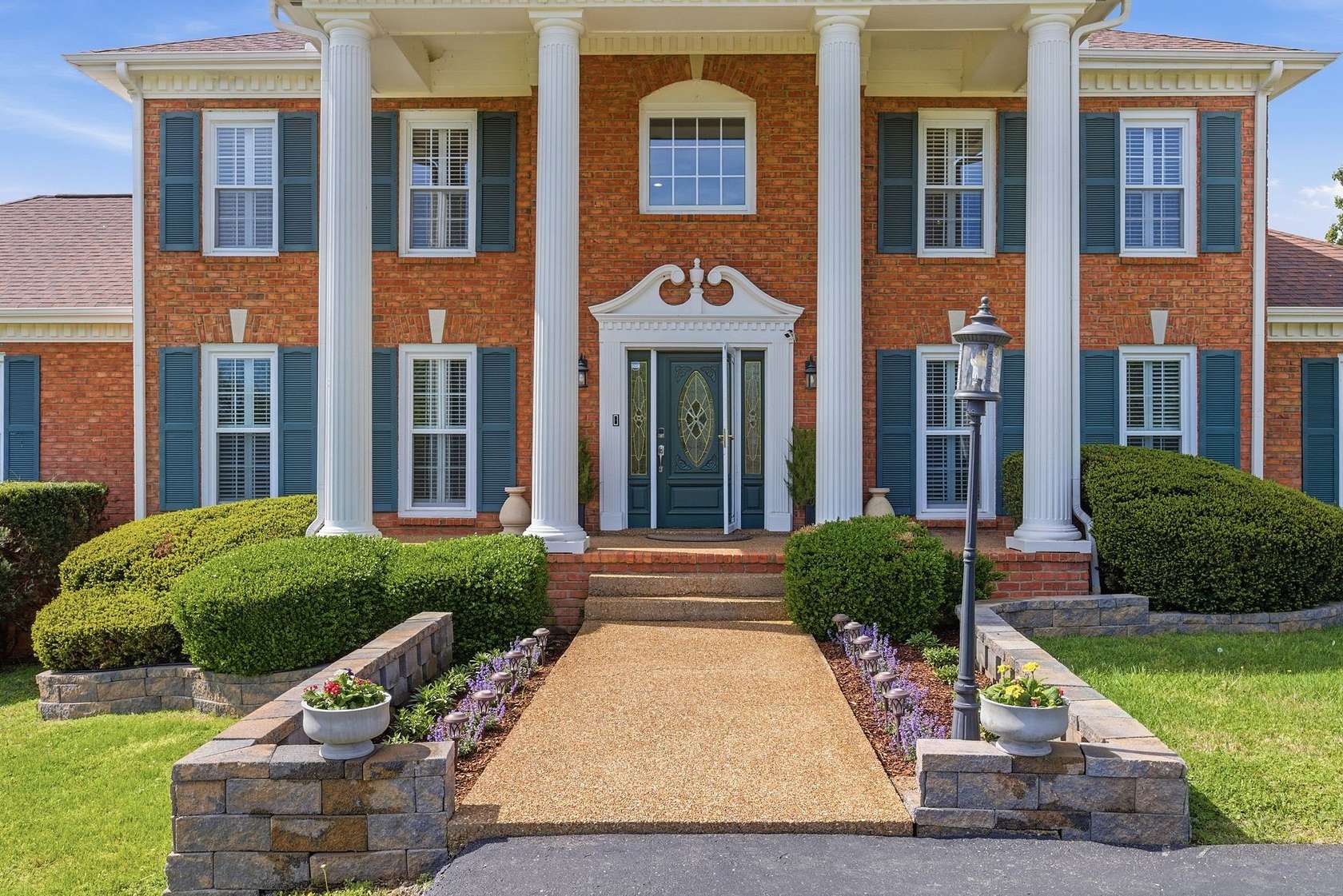 2.42 Acres of Land with Home for Sale in Brentwood, Tennessee