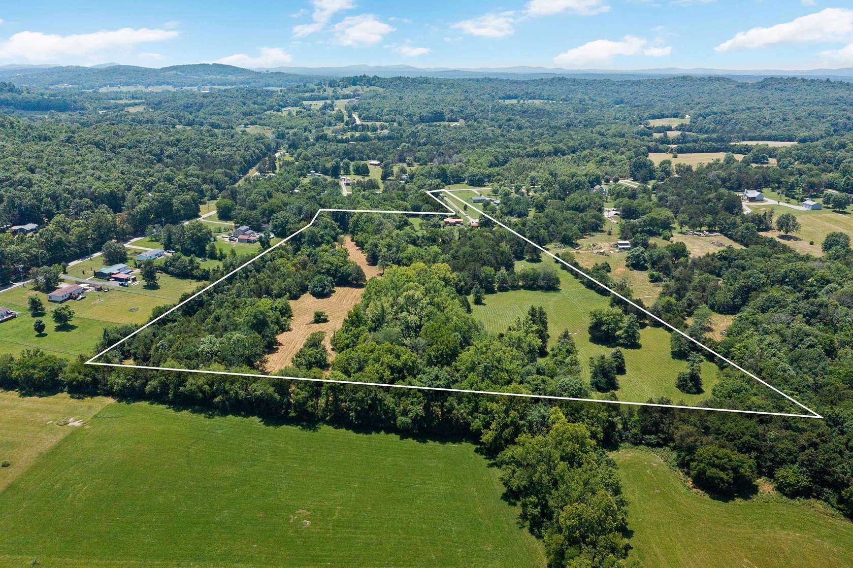 18 Acres of Land with Home for Sale in Lebanon, Tennessee