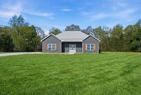 2 Acres of Land with Home for Sale in Lewisburg, Tennessee