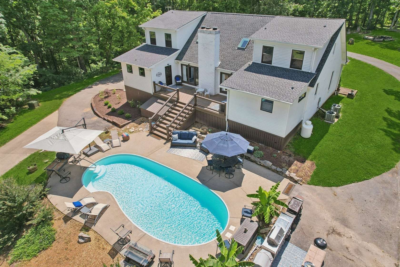 25.2 Acres of Recreational Land with Home for Sale in Clarksville, Tennessee