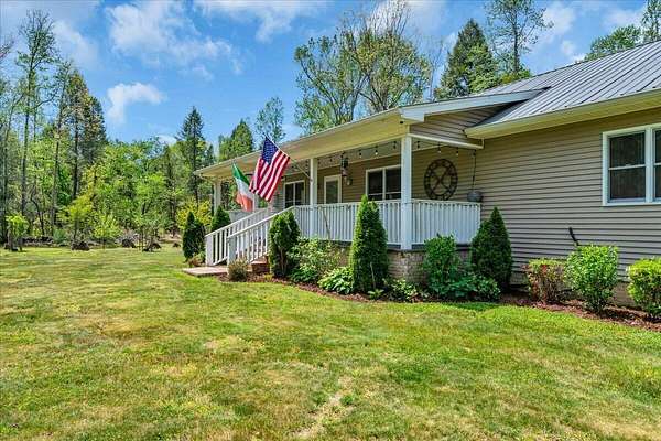7.64 Acres of Land with Home for Sale in Sequatchie, Tennessee