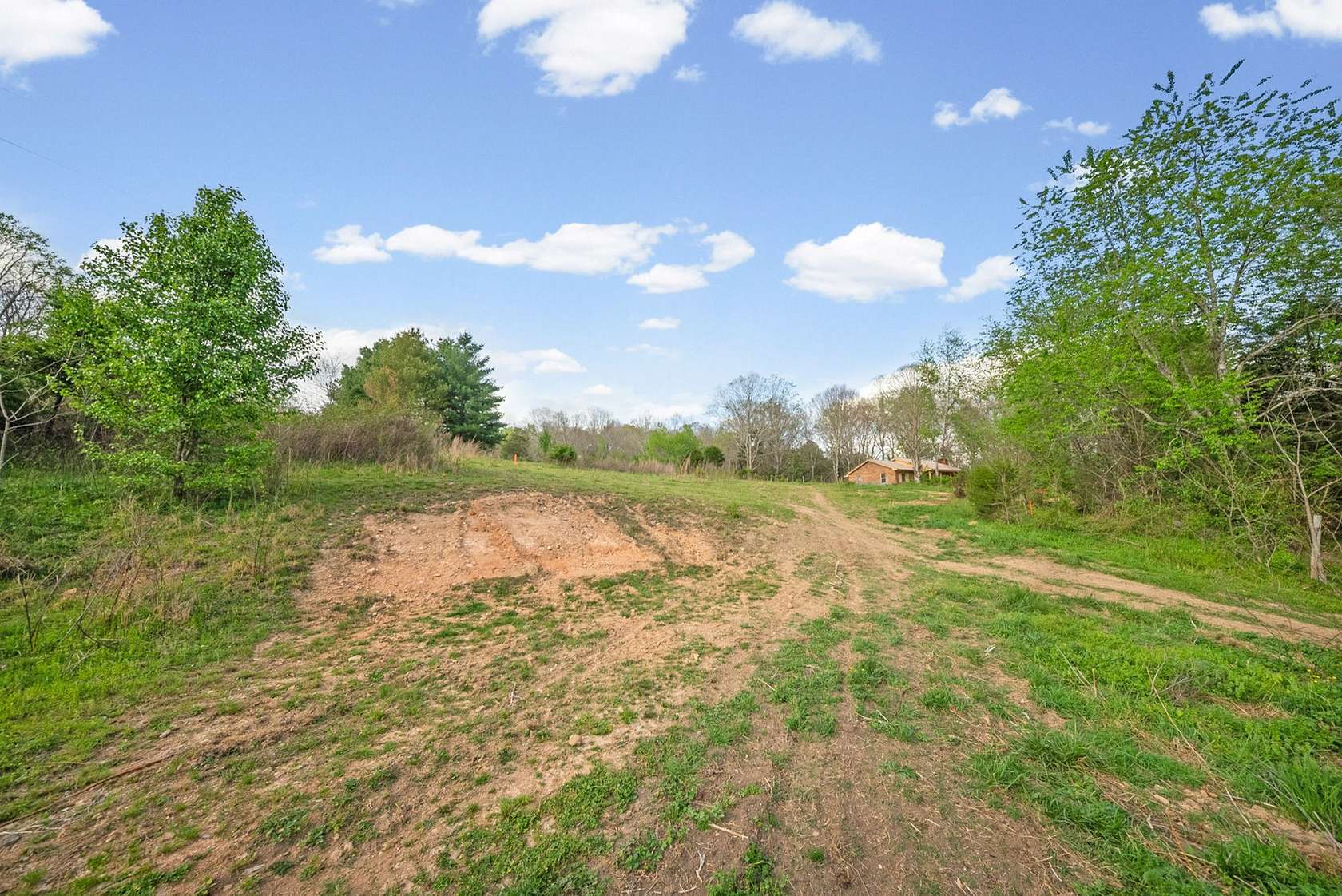 6.78 Acres of Residential Land for Sale in Erin, Tennessee