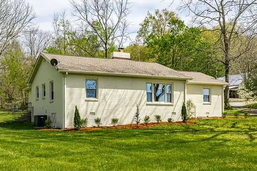 6.25 Acres of Land with Home for Sale in Franklin, Tennessee