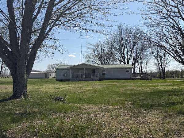 5 Acres of Land with Home for Sale in Westmoreland, Tennessee