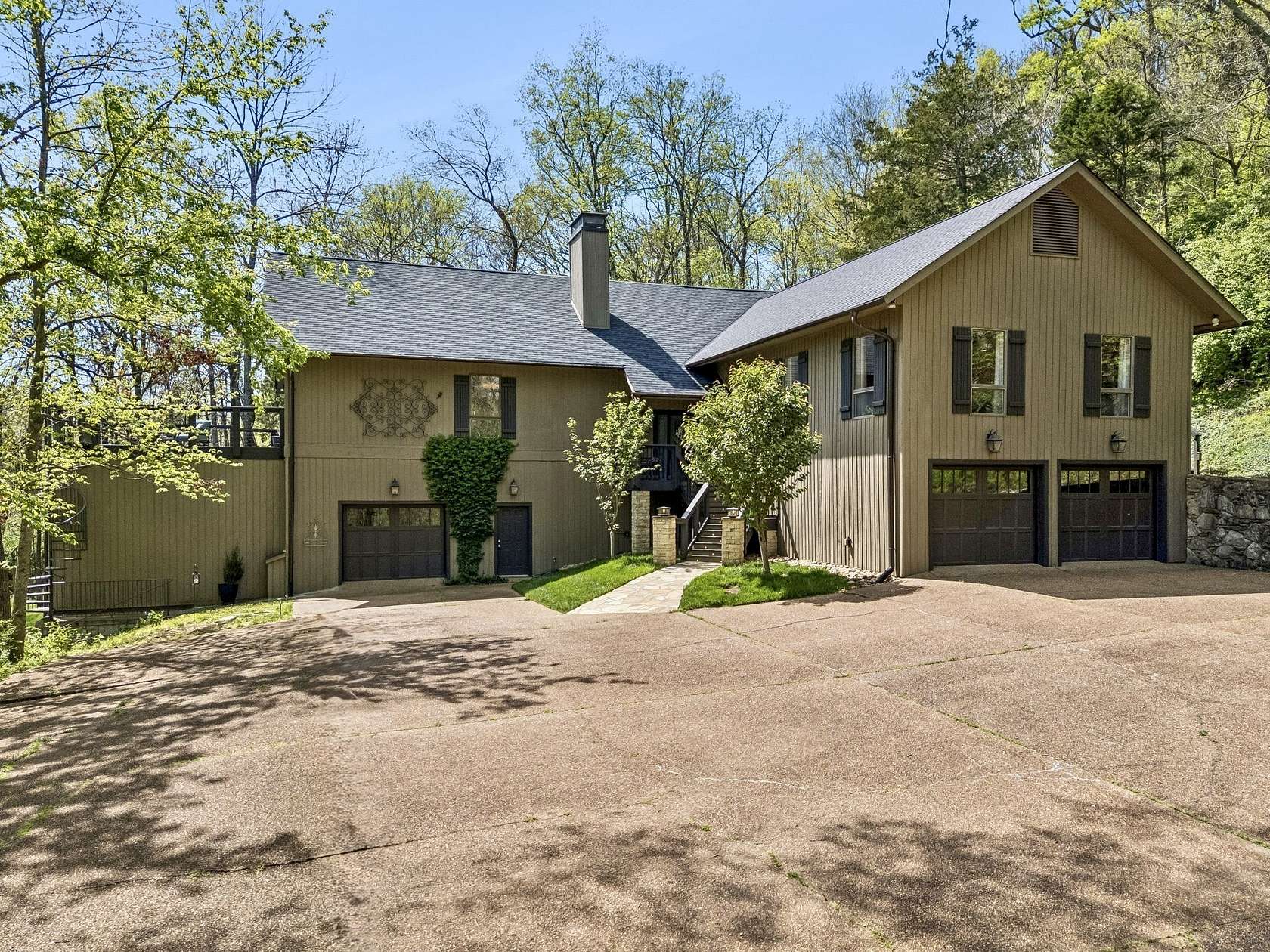 6 Acres of Land with Home for Sale in Franklin, Tennessee
