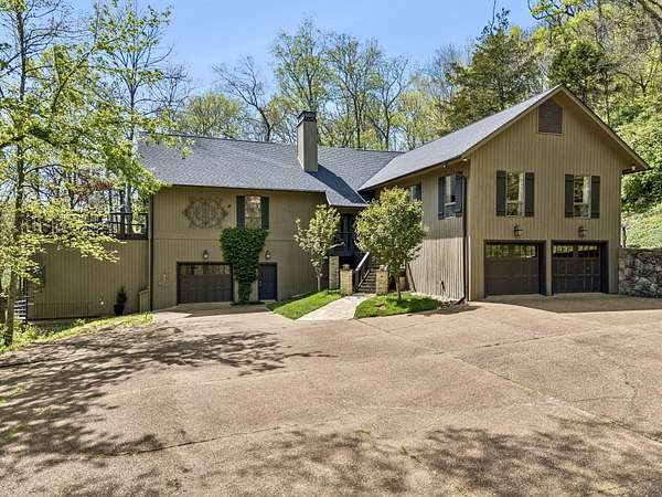 6 Acres of Land with Home for Sale in Franklin, Tennessee