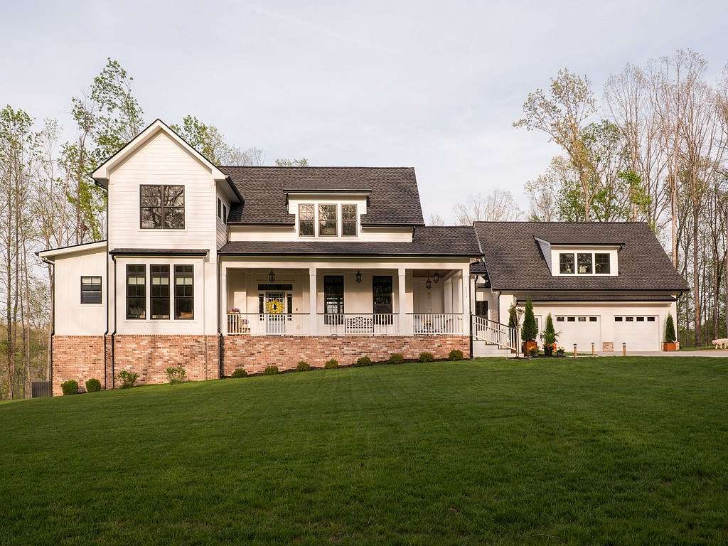 5 Acres of Land with Home for Sale in Franklin, Tennessee