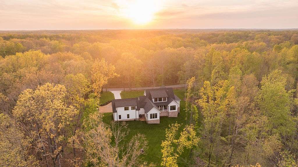 5 Acres of Land with Home for Sale in Franklin, Tennessee