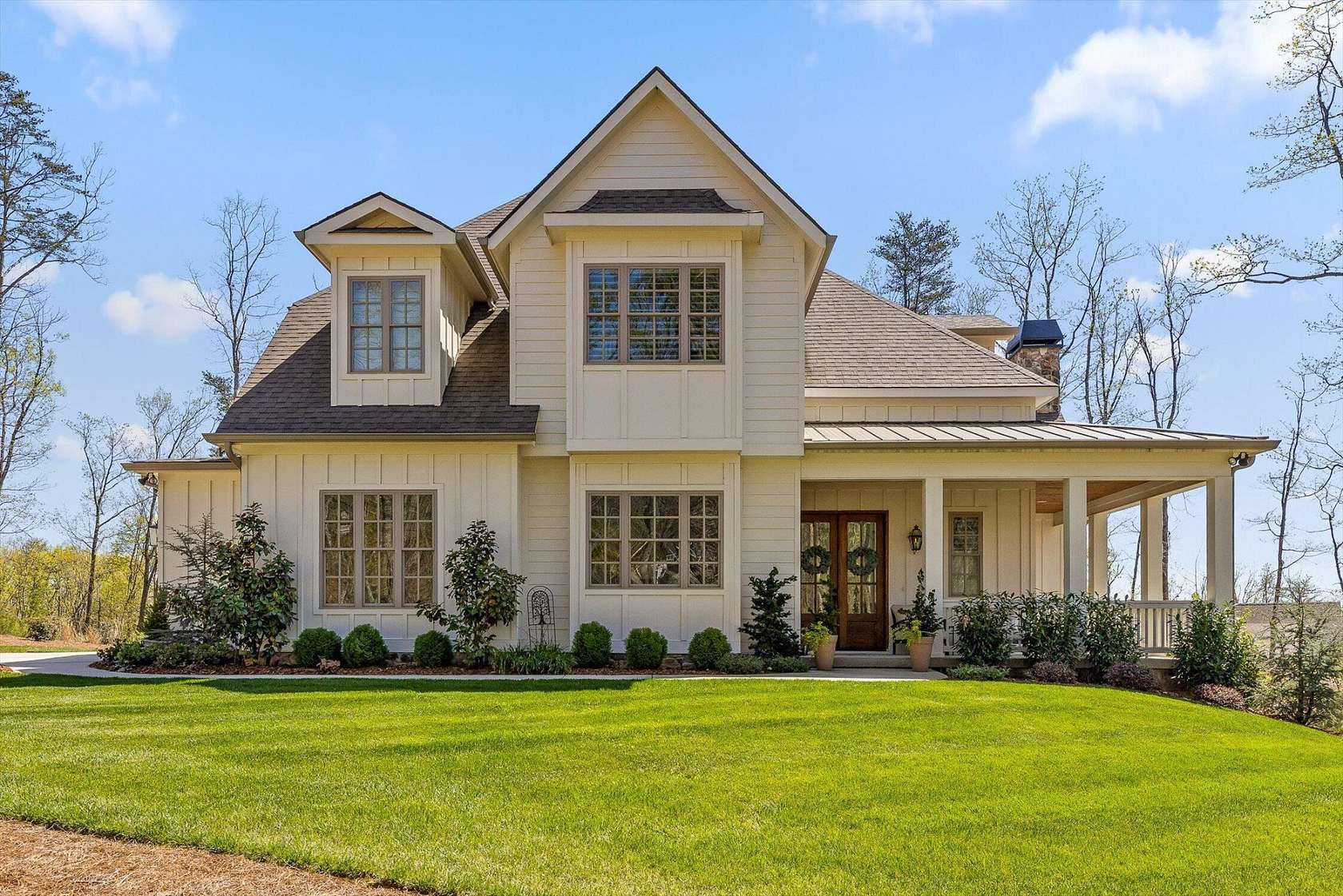 1.6 Acres of Land with Home for Sale in Signal Mountain, Tennessee