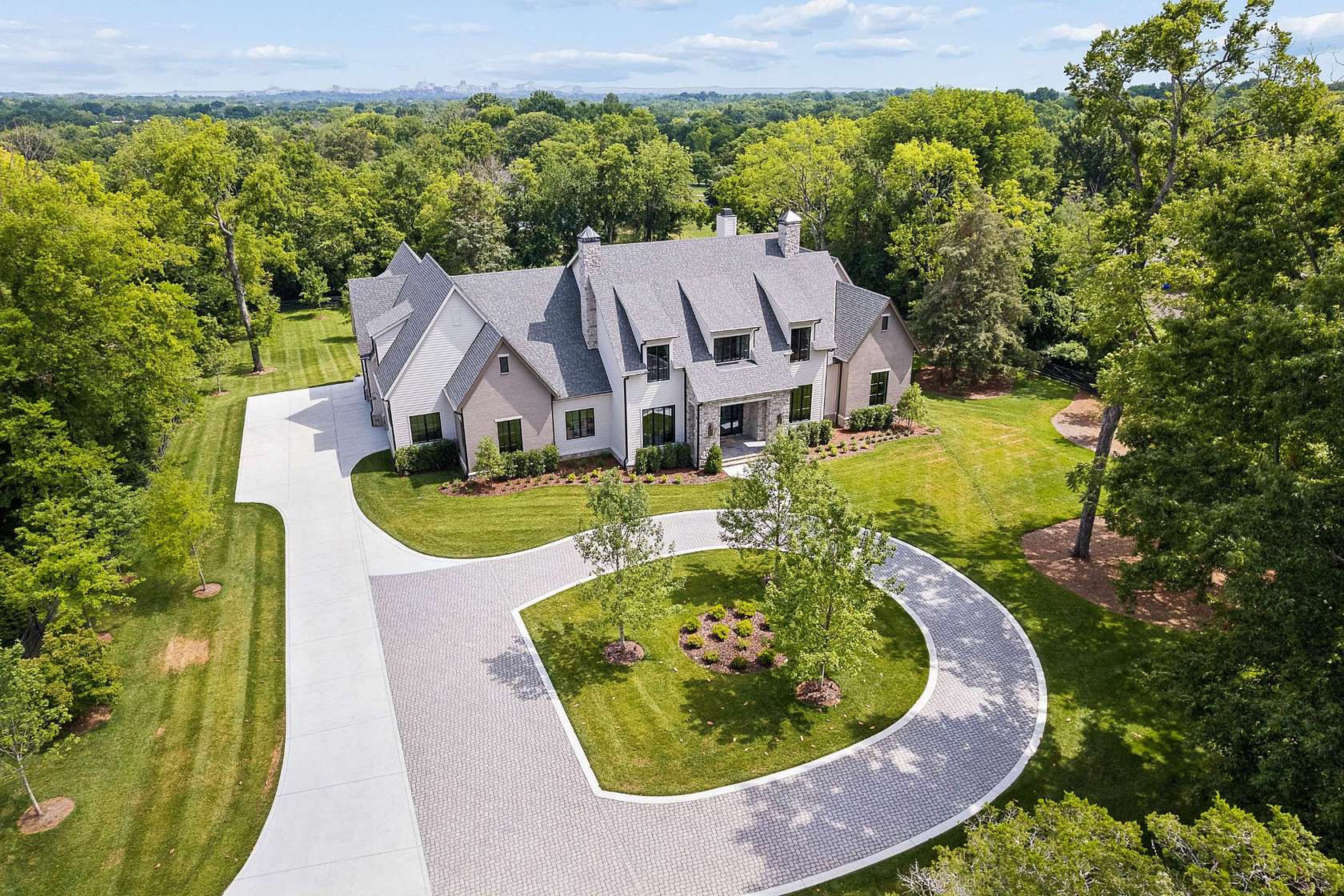 2.23 Acres of Land with Home for Sale in Nashville, Tennessee