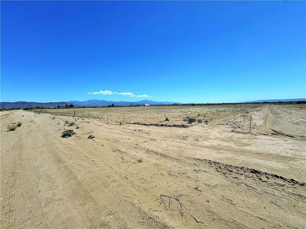 4.13 Acres of Residential Land for Sale in Golden Valley, Arizona