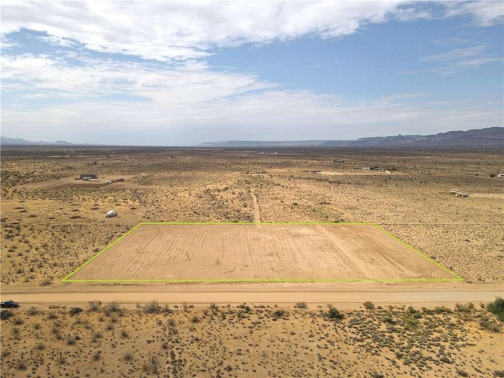 4.13 Acres of Residential Land for Sale in Golden Valley, Arizona