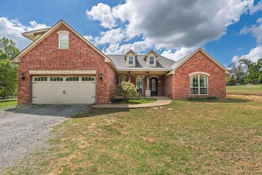 5.12 Acres of Land with Home for Sale in Shawnee, Oklahoma