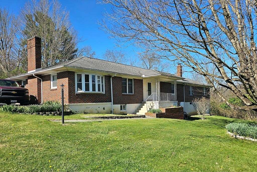 1.7 Acres of Land with Home for Sale in Tazewell, Virginia