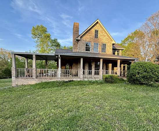 58.6 Acres of Land with Home for Sale in Clarksville, Tennessee