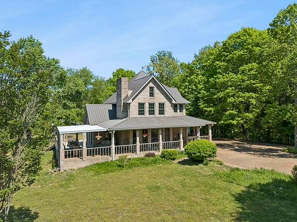 58.6 Acres of Land with Home for Sale in Clarksville, Tennessee