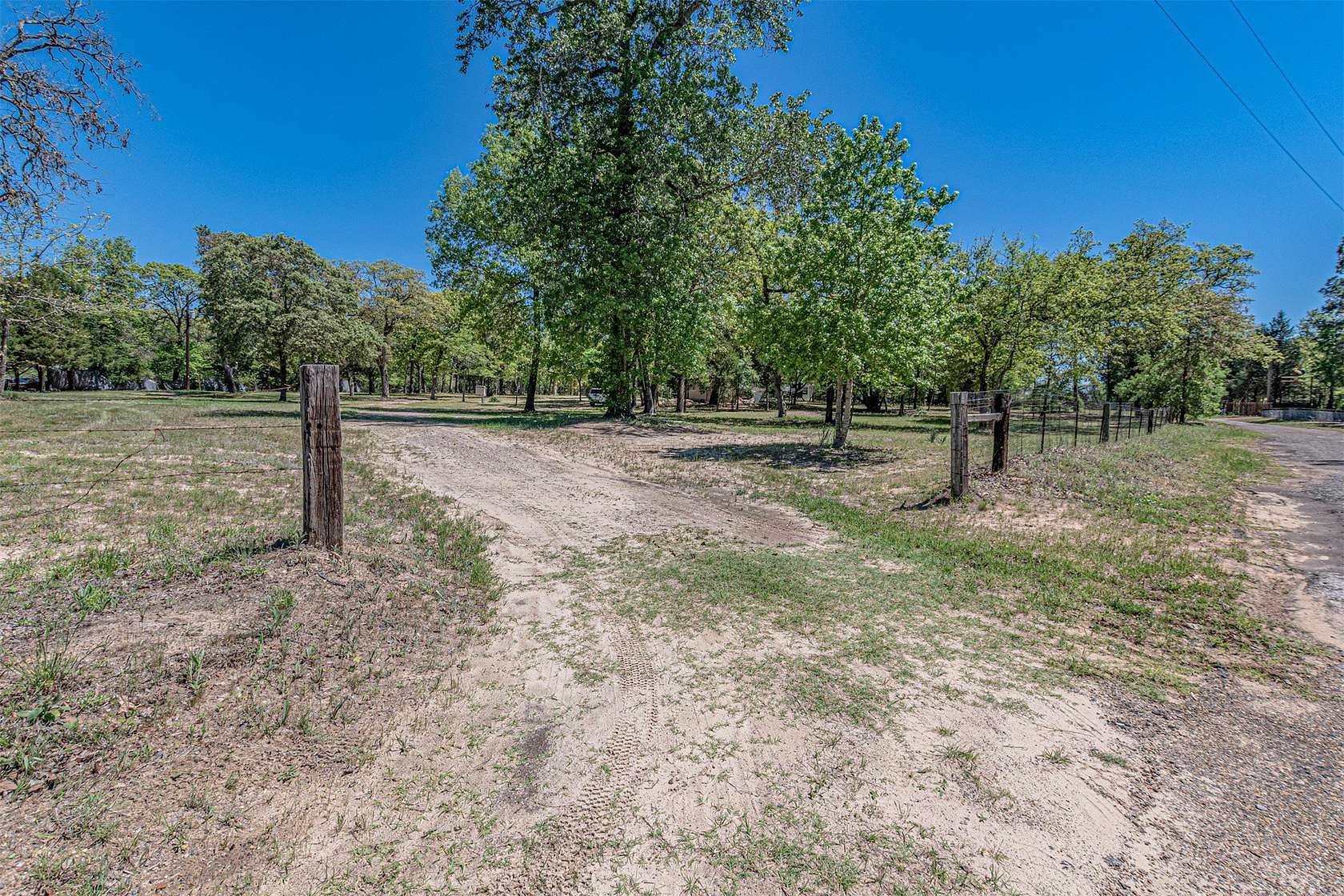 4.19 Acres of Residential Land for Sale in Athens, Texas