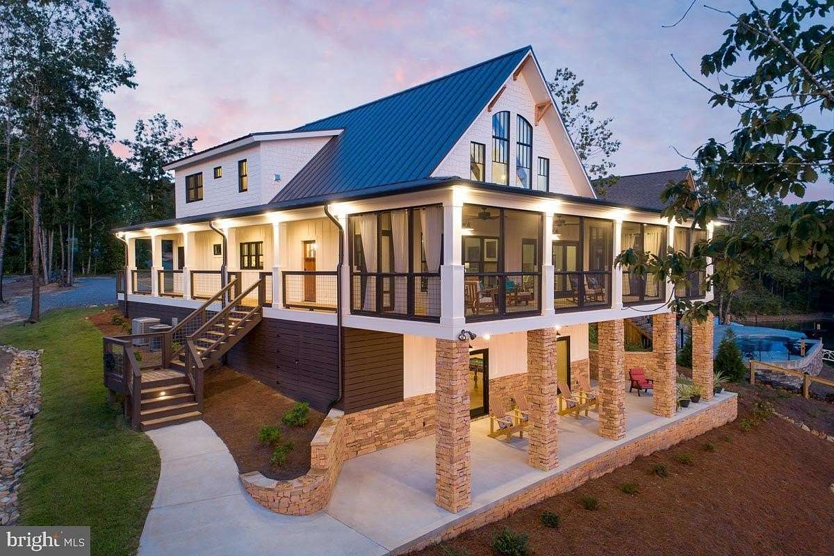 3 Acres of Land with Home for Sale in Bentonville, Virginia