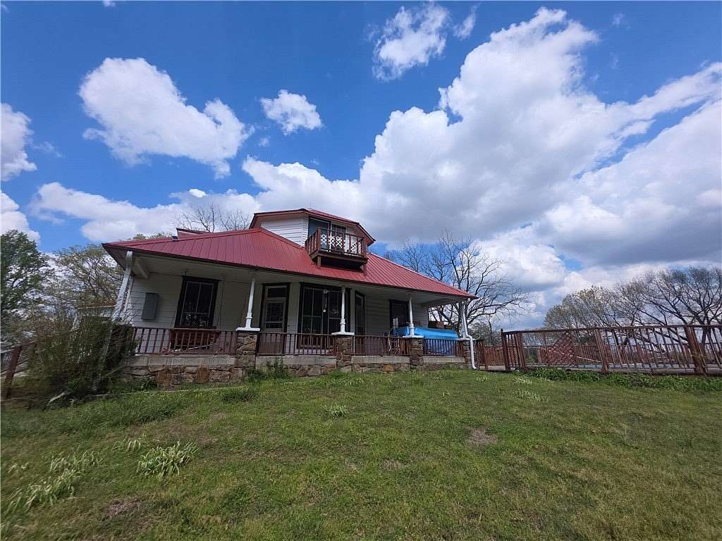 8.64 Acres of Land with Home for Sale in Winslow, Arkansas