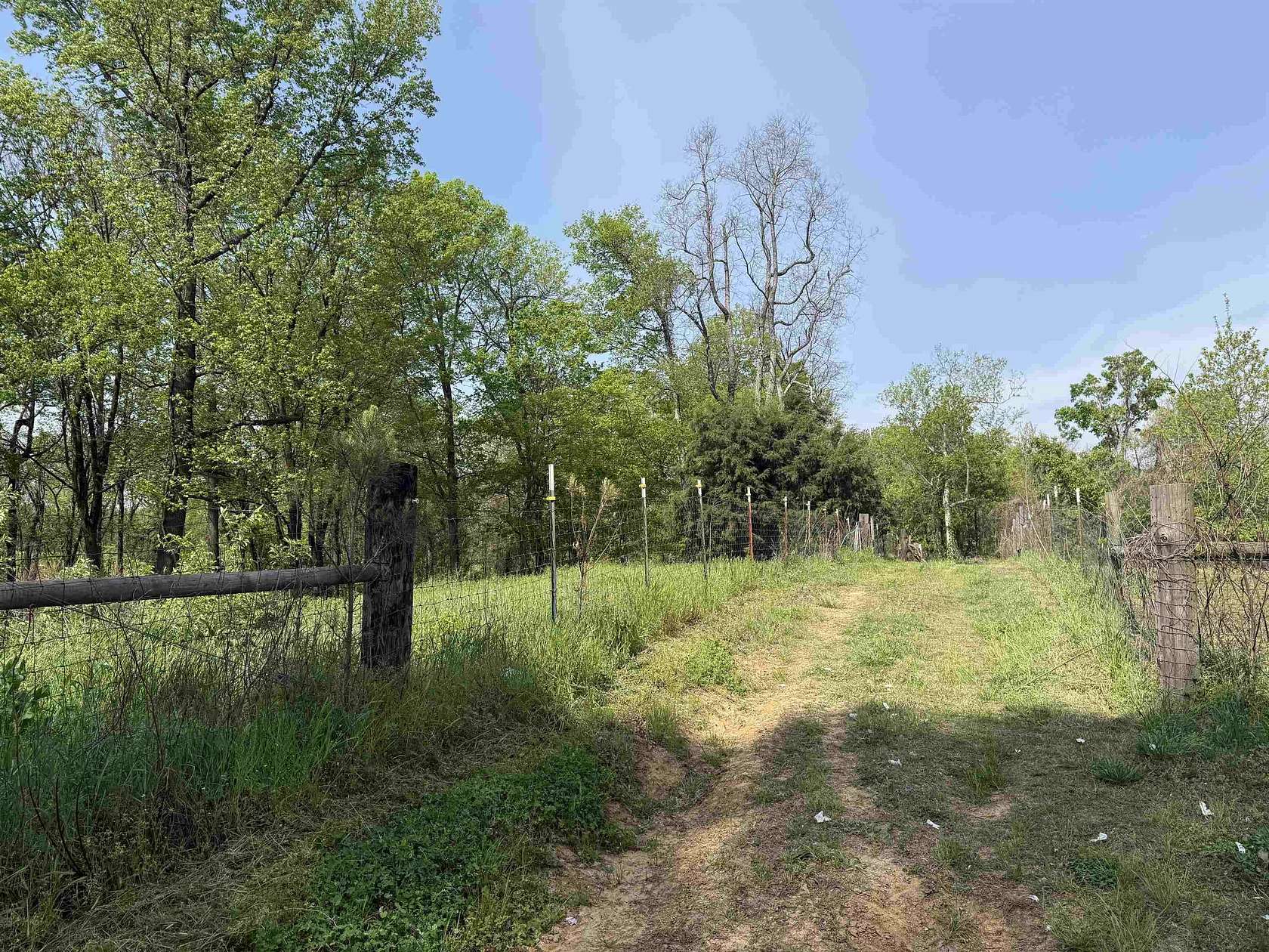 7.89 Acres of Land for Sale in Drummonds, Tennessee