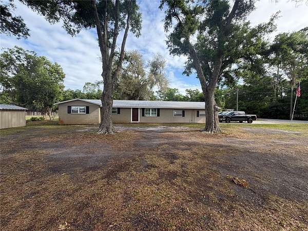 4.7 Acres of Land with Home for Sale in Plant City, Florida
