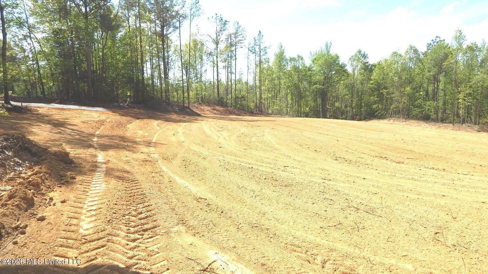 7 Acres of Residential Land for Sale in Grenada, Mississippi