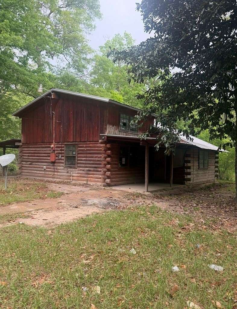 2.9 Acres of Improved Mixed-Use Land for Sale in Silsbee, Texas