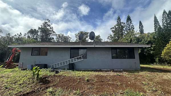 12 Acres of Land with Home for Sale in Haʻikū, Hawaii