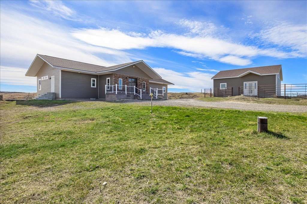 16 Acres of Land with Home for Sale in Roundup, Montana