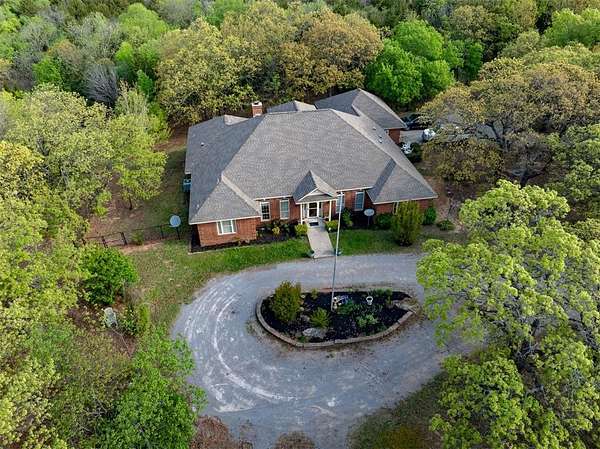 20 Acres of Land with Home for Sale in Meeker, Oklahoma