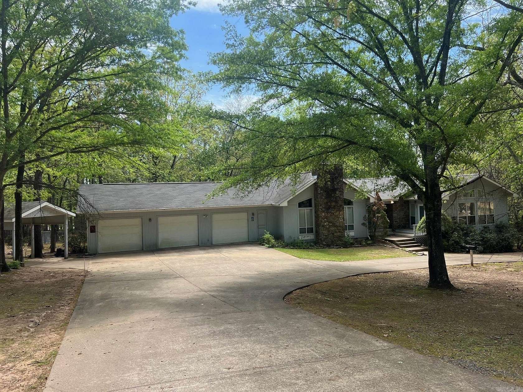 5.2 Acres of Land with Home for Sale in Edgemont, Arkansas